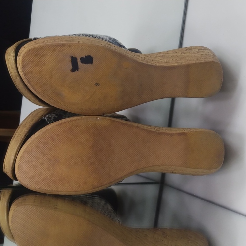 A. GIANNETTI ANIMAL PRINT CORK WEDGE SANDALS SIZE 10 - Picture 8 of 8